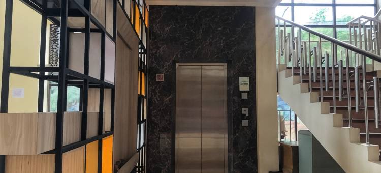 马迪恩沃特尔卡提卡阿巴迪酒店(Votel Kartika Abadi Madiun)图片