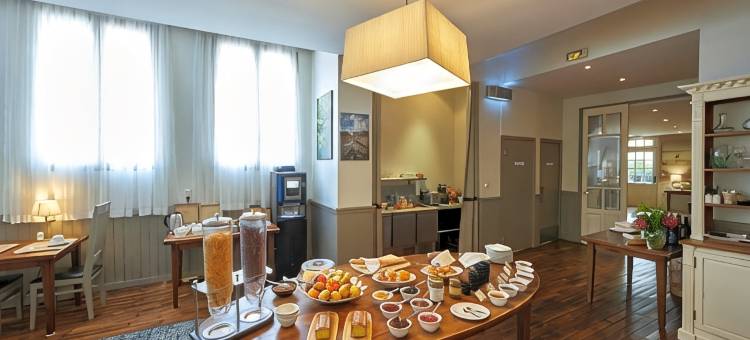 瑞莱斯布斯里昂德之家酒店(Logis Hotel, Restaurant et Spa le Relais de Broceliande)图片
