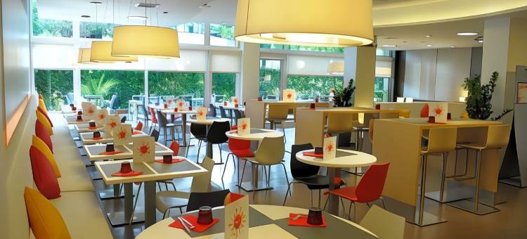 宜必思巴塞罗那科尔内亚酒店(Ibis Barcelona Cornella)图片