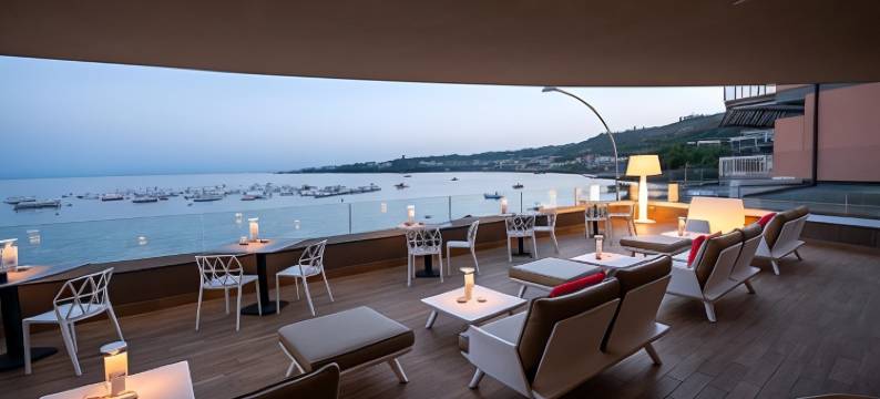 法拉吉奥尼大酒店(Grand Hotel Faraglioni)图片