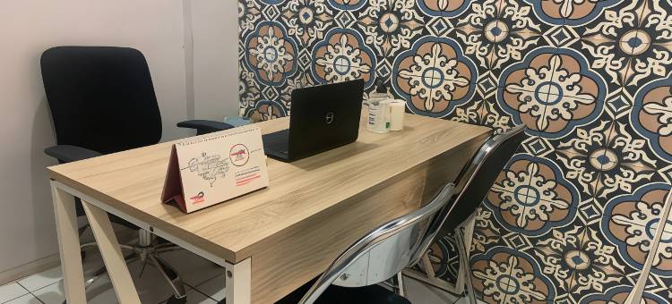 O酒店彭多克普蒂莎蒂卡伊斯兰旅馆靠近朱马特市场阿鲁阿鲁(Hotel O Pondok Puti Sartika SyariahNearPasar Jum'at Aluh Aluh)图片