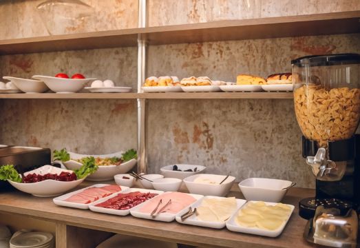 Kenari HotelHotel Overview