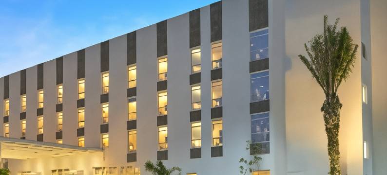 坎昆机场里维埃万豪城市快捷套房酒店(City Express Suites by Marriott Cancún Aeropuerto Riviera)图片