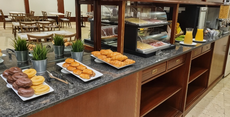 Hotel Gran Legazpi Over view