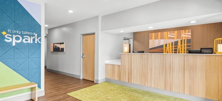 特拉弗斯城Spark酒店(Spark by Hilton Traverse City)图片