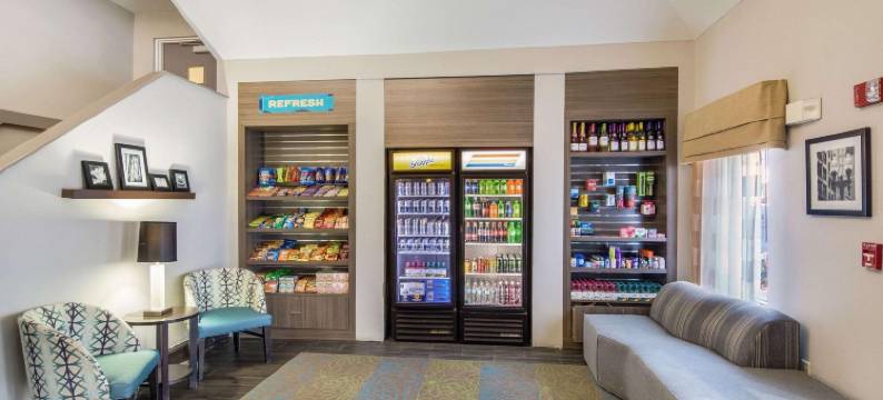 威克森林 - 罗利北凯隆波因特酒店(Clarion Pointe Wake Forest – Raleigh North)图片