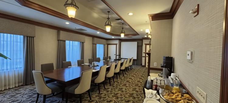 明尼阿波利斯莱克维尔假日酒店(Holiday Inn & Suites MINNEAPOLIS - LAKEVILLE by IHG)图片