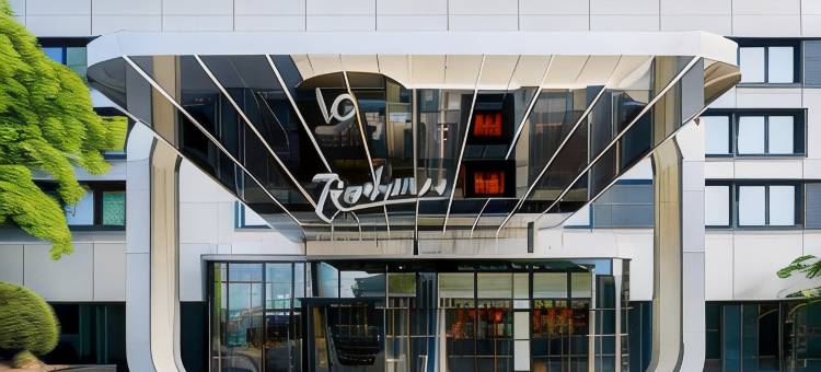 伦敦希思罗丽芮酒店(Radisson Red Hotel London Heathrow)图片