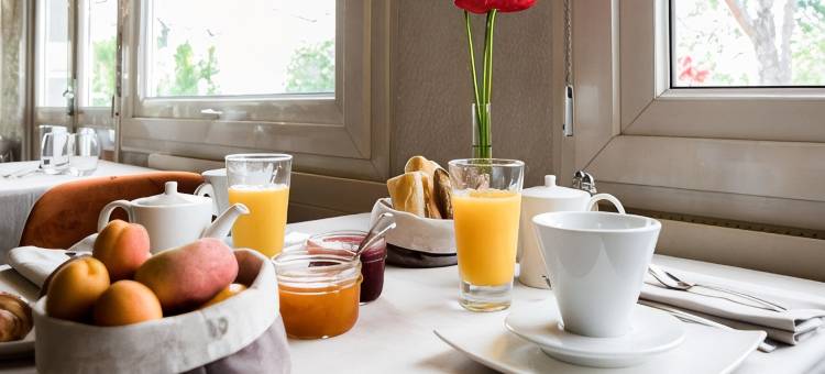 拉伯雷酒店(Logis le Rabelais Hôtel- Restaurant - Spa)图片