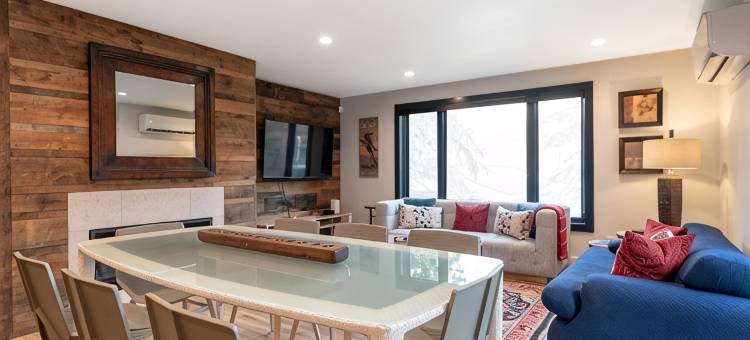 老城区中心步行可达滑雪缆车新近翻新度假屋(2号单元)(Newly Remodeled Home in the Heart of OLD TOWN. Walk to lifts! Unit 2)图片