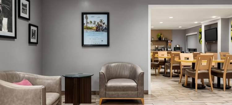 芝加哥丁雷公园拉昆塔温德姆套房酒店(La Quinta Inn & Suites by Wyndham Chicago Tinley Park)图片