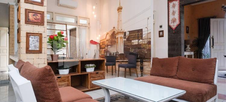 优佳11号精品清真米特拉红门酒店-靠近日惹加查马达大学(Just 11 Boutique Syariah Mitra RedDoorz Near Ugm Yogyakarta)图片