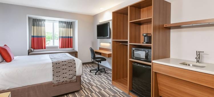 匹兹堡机场麦客达套房酒店(Microtel Inn & Suites by Wyndham Pittsburgh Airport)图片