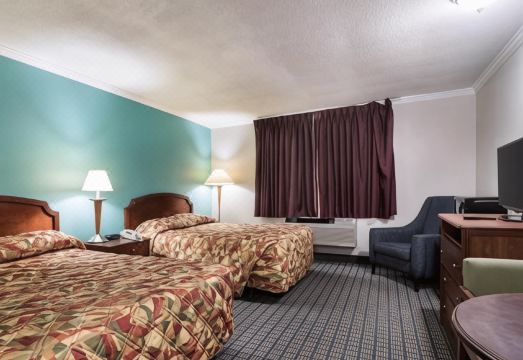 Rodeway Inn Hotel Overview