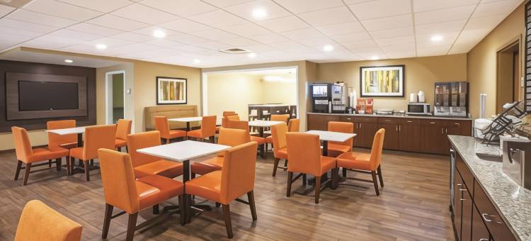 梅卡尼克斯堡哈里斯堡拉昆塔温德姆套房酒店(La Quinta Inn & Suites by Wyndham Mechanicsburg - Harrisburg)图片
