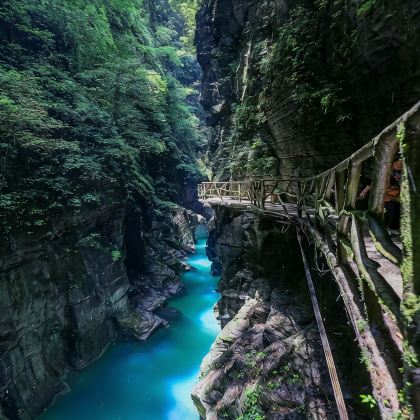 湖北武汉+武当山+神农架+长江三峡+三峡大坝+恩施大峡谷13日12晚私家团