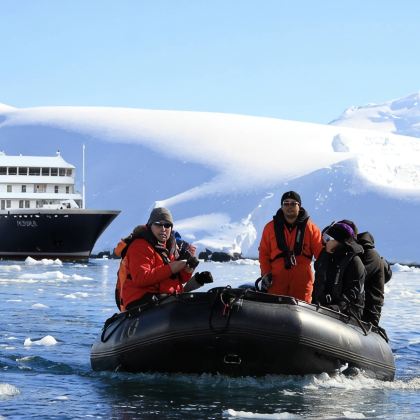 挪威奥斯陆+冰岛+斯瓦尔巴朗伊尔城+米湖24日跟团游