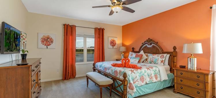 535 -Stunning 4 Bed, Lake View Home, South Facing Pool & Spa图片