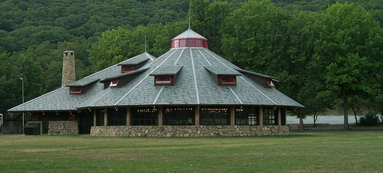 熊山眺望小屋酒店(Overlook Lodge and Stone Cottages at Bear Mountain)图片