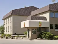 Super 8 by Wyndham Buffalo - 2 Sao