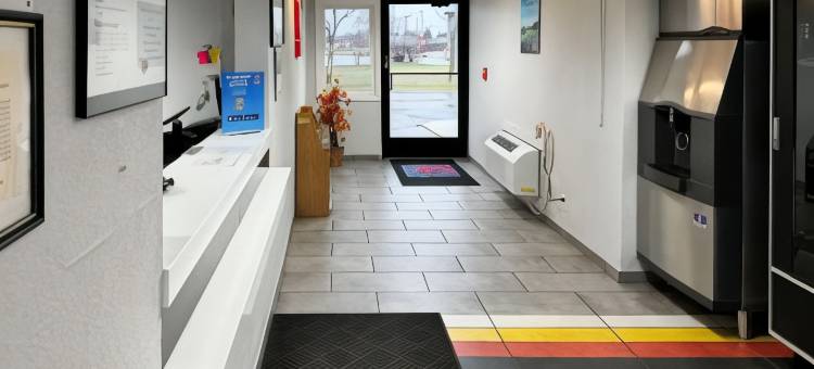 奥什科什6号汽车旅馆(Motel 6 Oshkosh, WI)图片