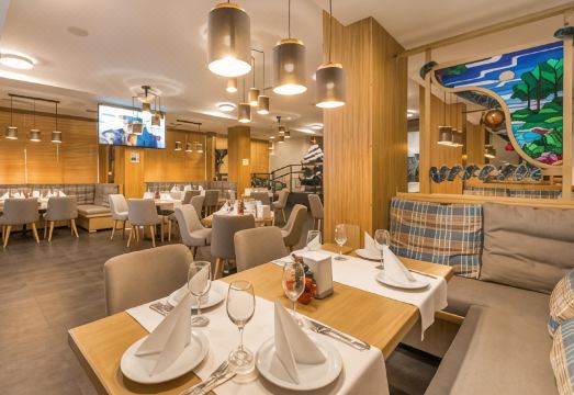 St George Ski & Holiday - Half Board & All Inclusive, Free ChildrenHotel Overview