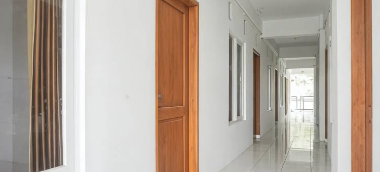 红多兹Plus酒店-近史莱克塔2号游乐园(RedDoorz Plus Near Taman Rekreasi Selecta 2)图片