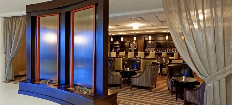 阿尔莫尼套房旅店(Armoni Inn and Suites)图片