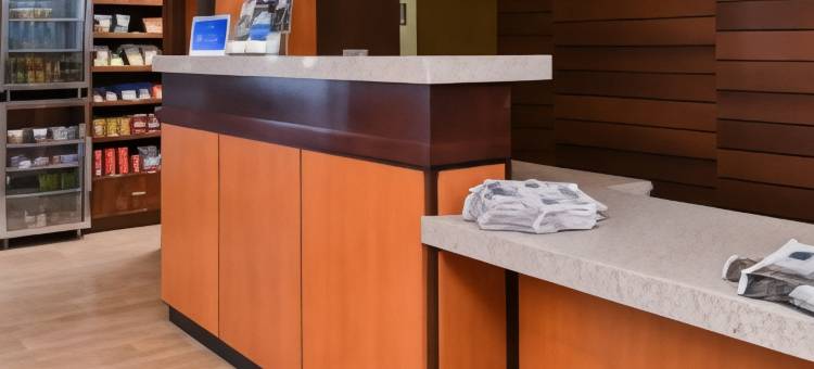 布卢明顿万豪万枫酒店(Fairfield Inn & Suites Bloomington)图片