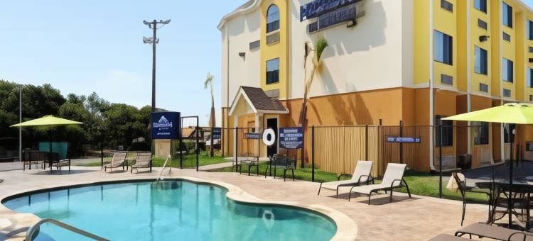 纽布朗费尔斯温德姆麦客达套房酒店(Microtel Inn & Suites by Wyndham New Braunfels)图片