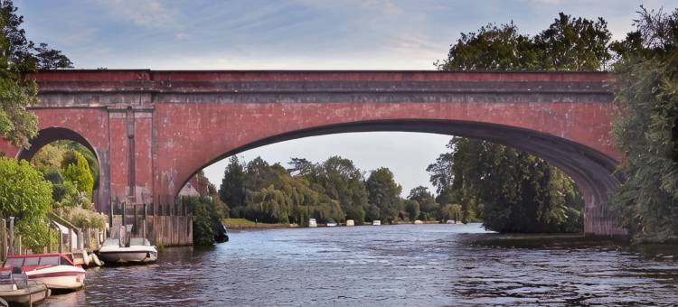 梅登黑德镇中心酒店(Premier Inn Maidenhead Town Centre)图片