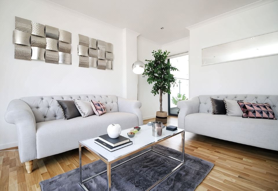 Dray Court - Luxury 2 Bedroom Apartment Hotel Overview