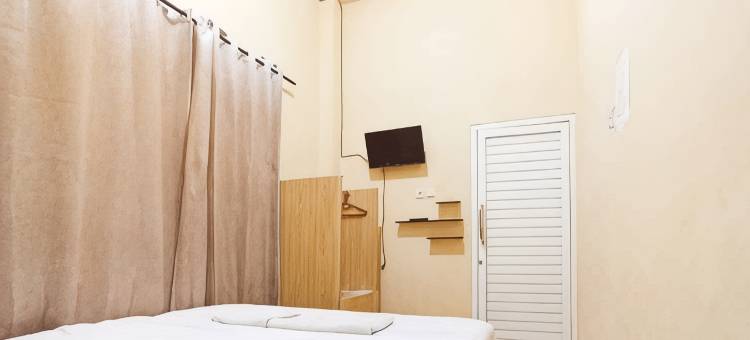 Ariska Room Near Alun Alun Jombang RedPartner图片