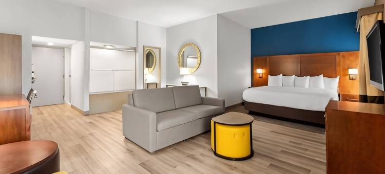伯利恒舒适套房酒店-近利哈伊大学和LVI机场(Comfort Suites Bethlehem Near Lehigh University and LVI Airport)图片