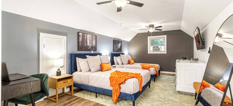 Luxe A-Frame, Stunning Views, Pickleball, Sauna, Mini Golf, Mins to Downtown AVL图片