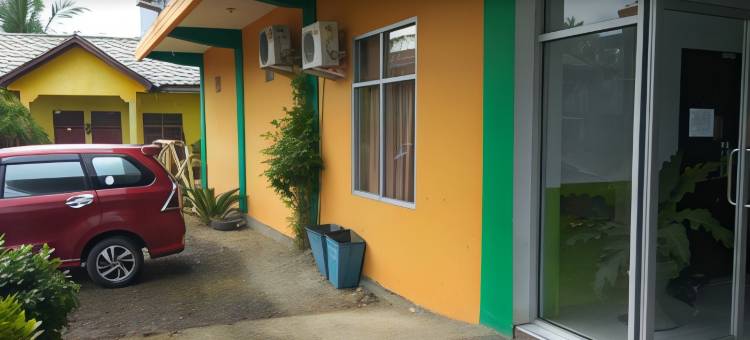 OYO 93411教法酒店托博朗(OYO 93411 Syariah Hotel Tomborang)图片