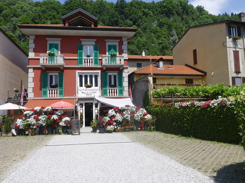 旅人咖啡厅酒店