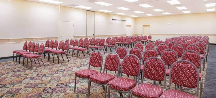 埃奇伍德华美达酒店及会议中心(Ramada by Wyndham Edgewood Hotel & Conference Center)图片