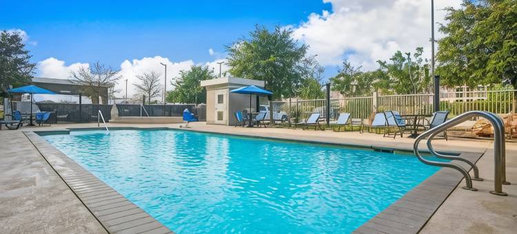 奥斯汀西北雷克莱恩购物中心拉昆塔温德姆套房酒店(La Quinta Inn & Suites by Wyndham Austin NW/Lakeline Mall)图片