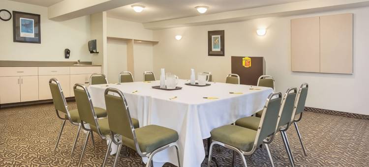 速8特鲁罗酒店(Super 8 by Wyndham Truro NS)图片