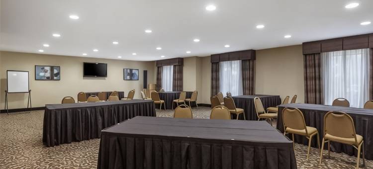 巴斯特罗普派恩斯贝斯特韦斯特酒店(Best Western Bastrop Pines Inn)图片