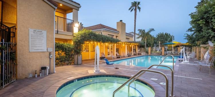 迪克森贝斯特韦斯特优质酒店(Best Western Plus Dixon Davis)图片