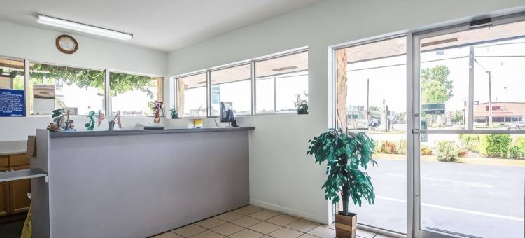 皮尔斯堡I-95罗德威酒店(Rodeway Inn Fort Pierce I-95)图片