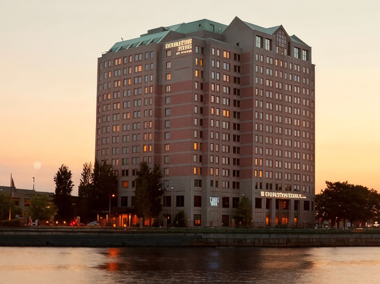 波士顿-剑桥希尔顿逸林酒店