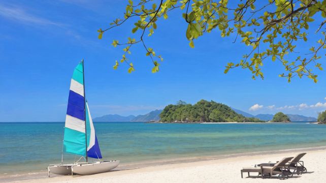 馬來西亞蘭卡威+檳城6日5晚跟團遊·解鎖陳喬恩的定情地+精品純玩小團+含內陸段3趟機票+蘭卡威網紅三島跳島出海遊+體驗海釣+海鮮BBQ+檳城打卡升旗山+文藝壁畫街+姓氏橋+尋覓娘惹美食+行程自主可升級調整