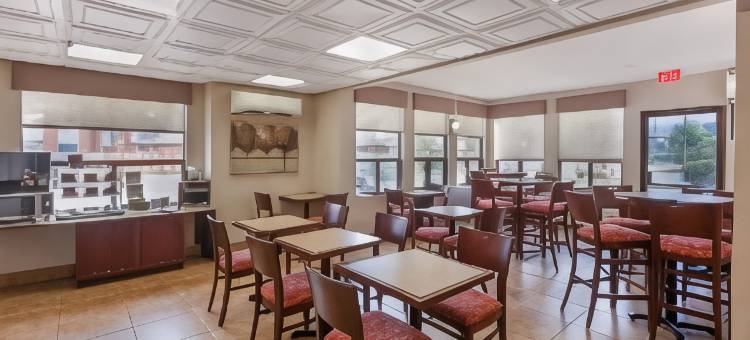 罗斯城市套房贝斯特韦斯特优质酒店(Best Western Plus Rose City Suites)图片