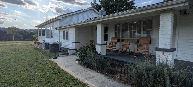 Watauga Flats Farm – A Working Farm Stay with Rustic Charm & Modern Comfort!图片