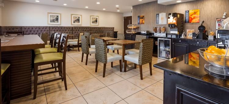 莫米托莱多美吟酒店(Baymont by Wyndham Maumee Toledo)图片