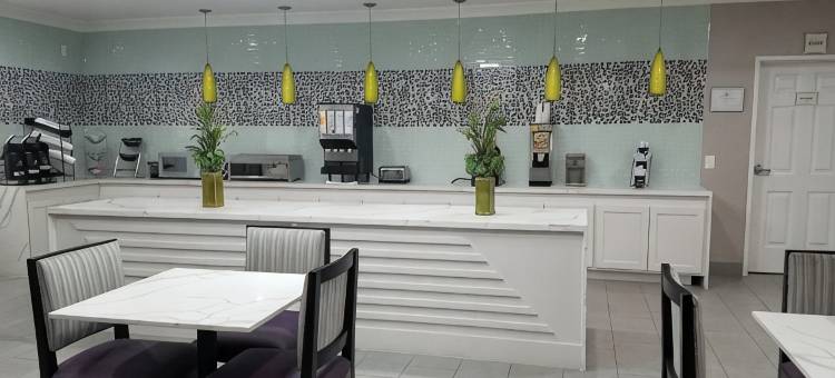 休斯顿玛格诺利亚拉昆塔温德姆套房酒店(La Quinta Inn & Suites by Wyndham Houston - Magnolia)图片