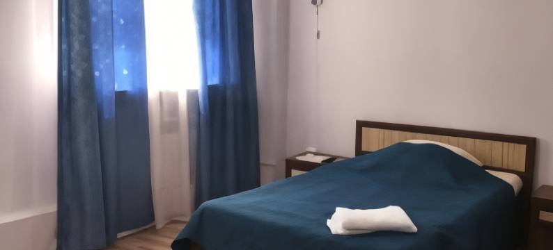 傍晚酒店(Vecher)图片